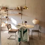Beautiful 3 Room Apartment In Berlin Center